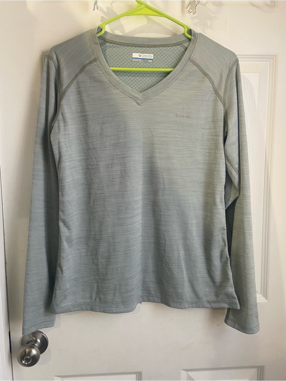 Columbia Sage Green V‑Neck Long Sleeve Pullover